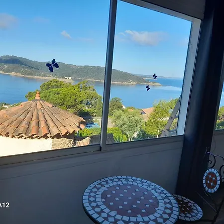 La Coccinelle 3*