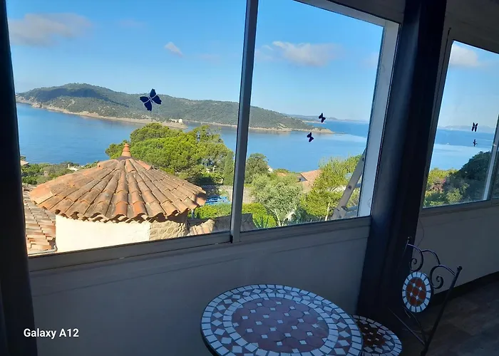 La Coccinelle 3*